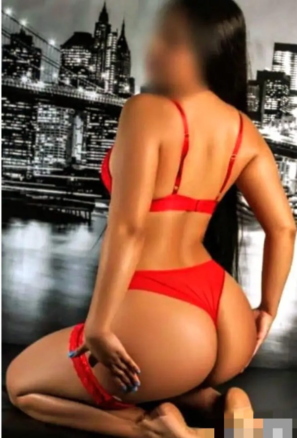 Novedad en carballo chica recien llegada