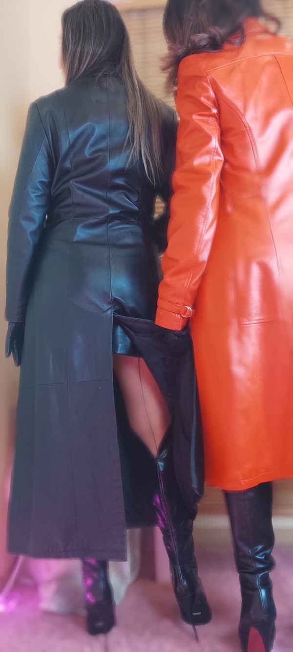 Leather fetish Femdom experince-CITA PREVIA