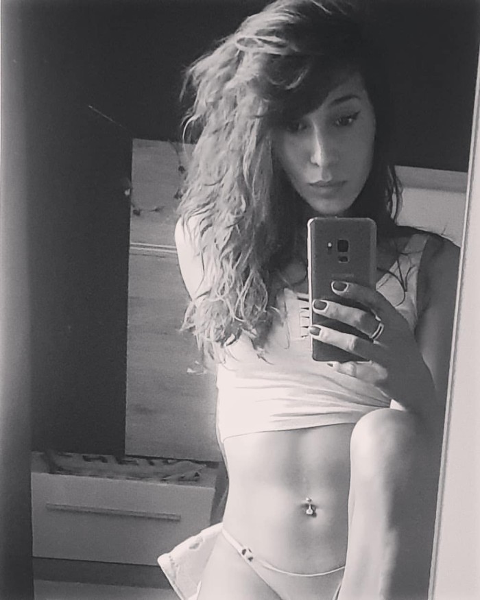 preciosa joven de 22