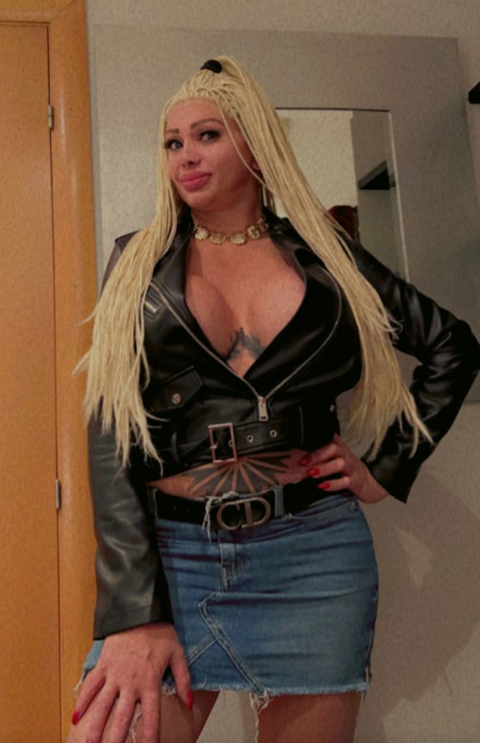 Isabella, Masajista trans cubana, llega con sus té