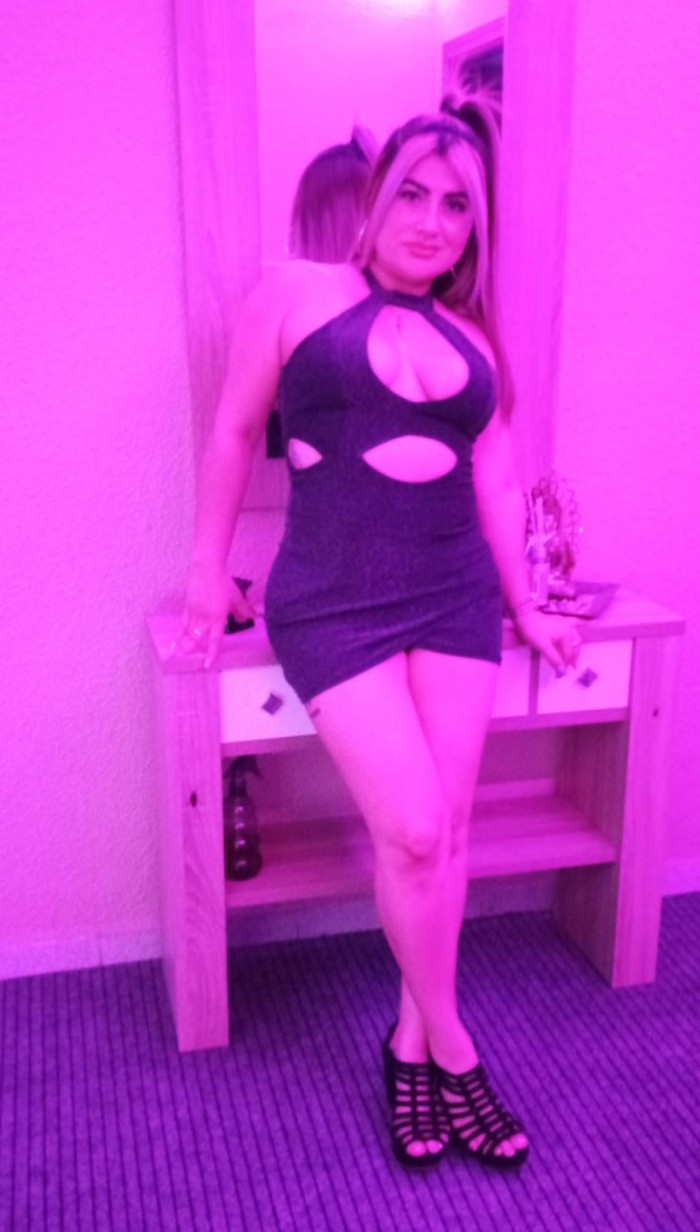 SOY VALERI UN VOLCAN EN ERUPCION DE COLOMBIA!