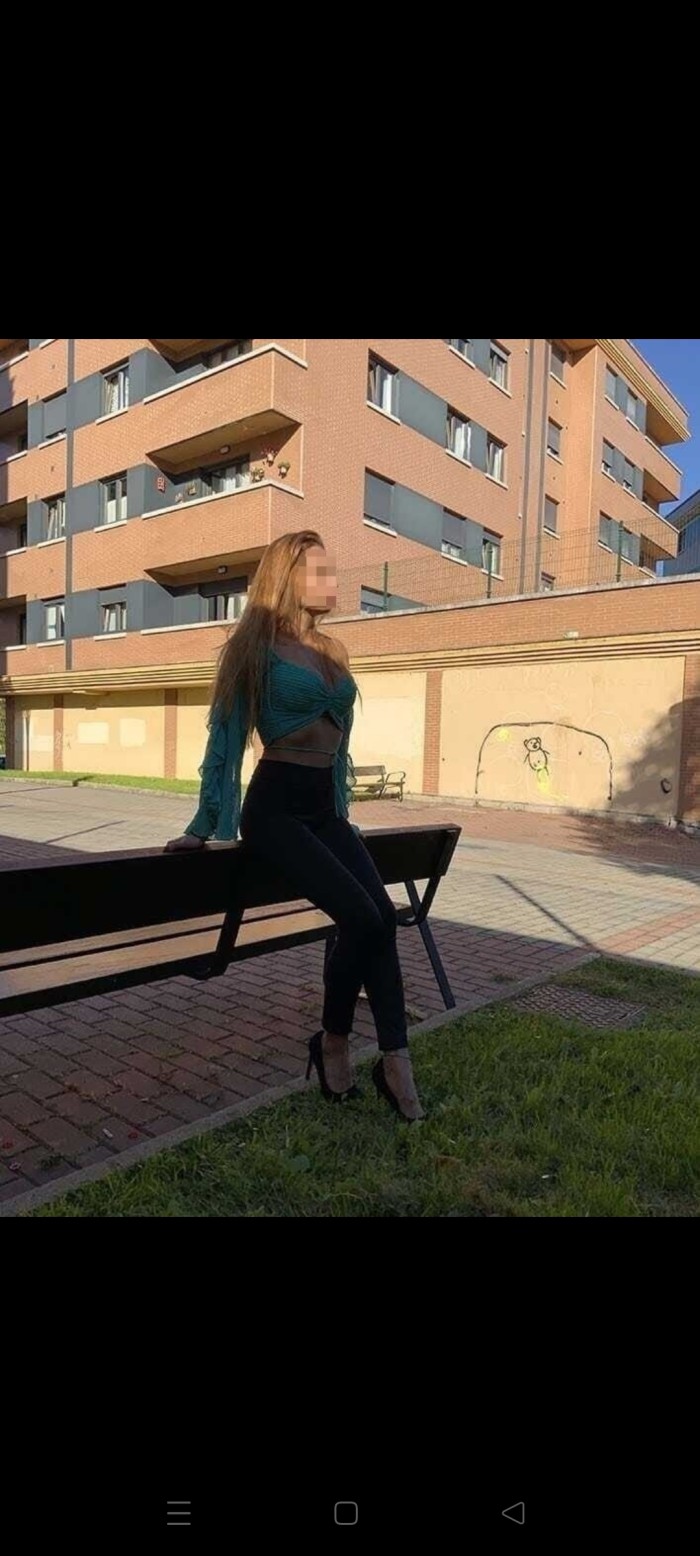 joven chica española viene a quedarse