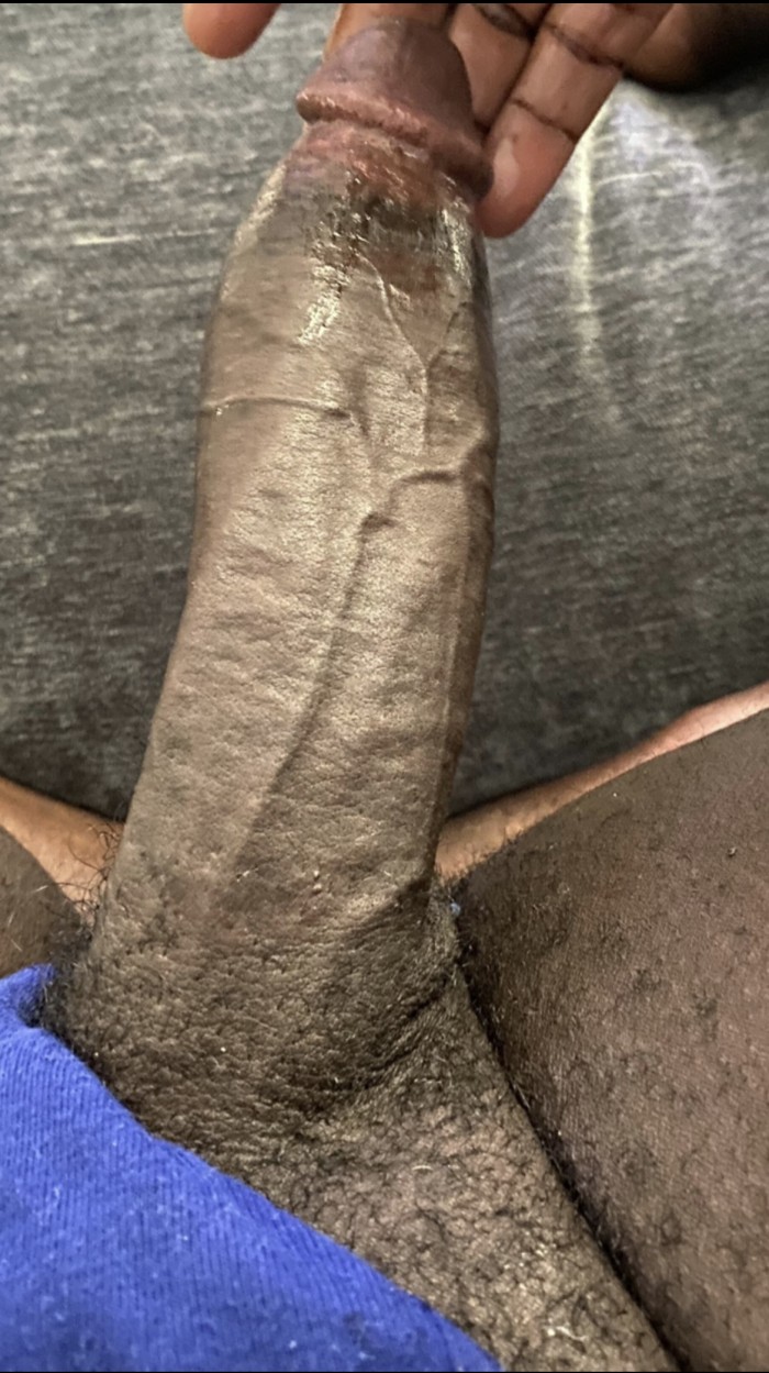 Ola amor soy uno chico negrito jovencito guapo