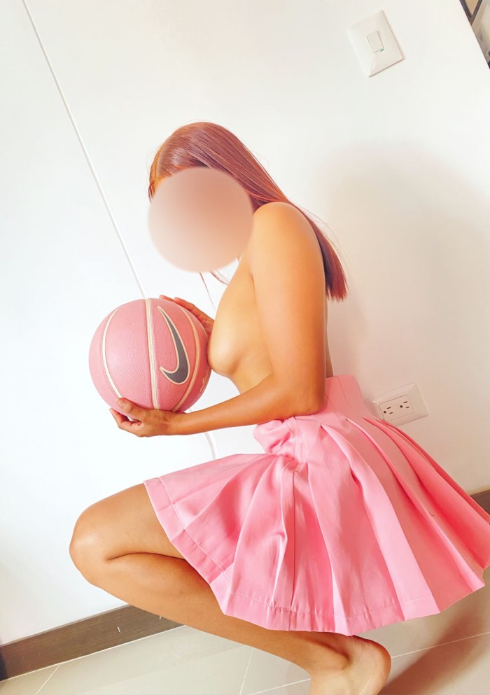 LA NIÑATA ENFIESTADA Y ARDIENTE