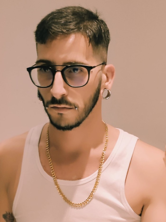 SOY ALAN, MASAJISTA DE 28 AÑOS, DE BARCELONA