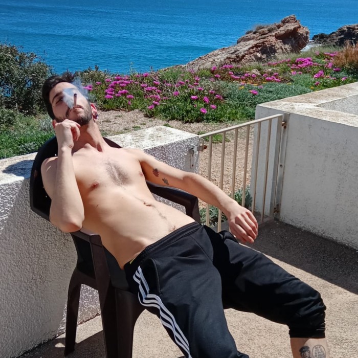 SOY ALAN, MASAJISTA DE 28 AÑOS, DE BARCELONA