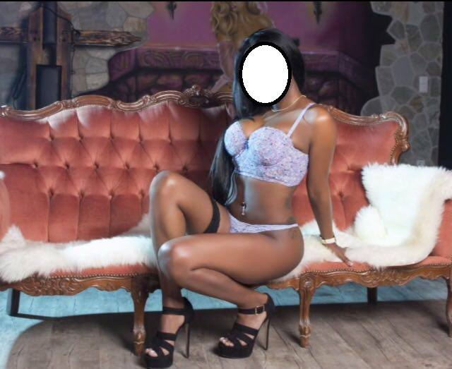 VARIAS AMIGAS….LUNES DE MORBOS Y SEXO !!