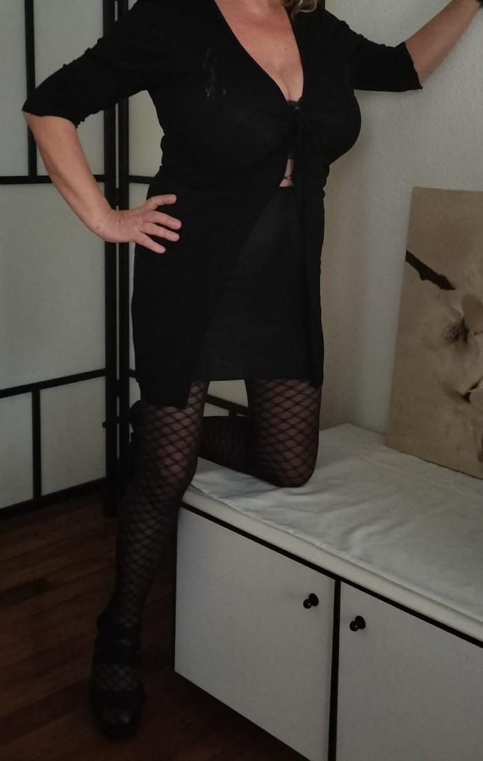 Ainhoa Ama del Sado dominante y preciosa