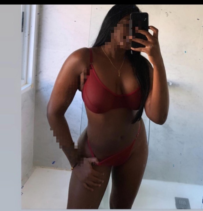 chica sexi con buen cuerpo y complaciente