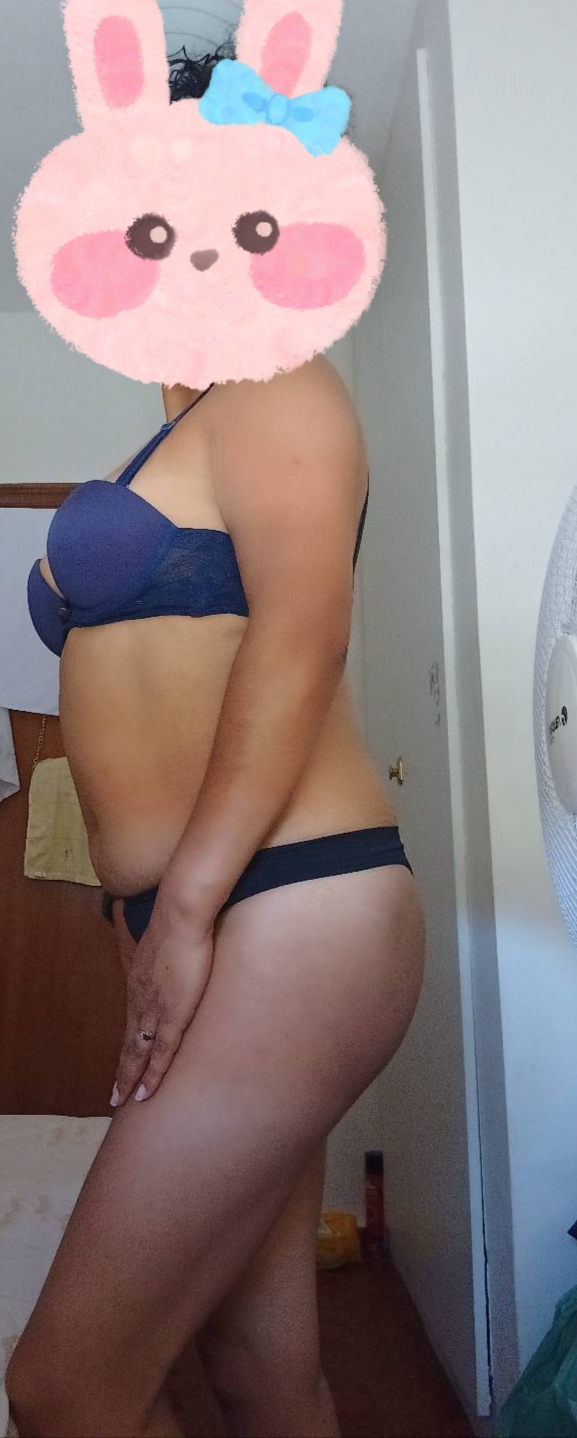 Ama de casa muy guarra te la chupa en el coche