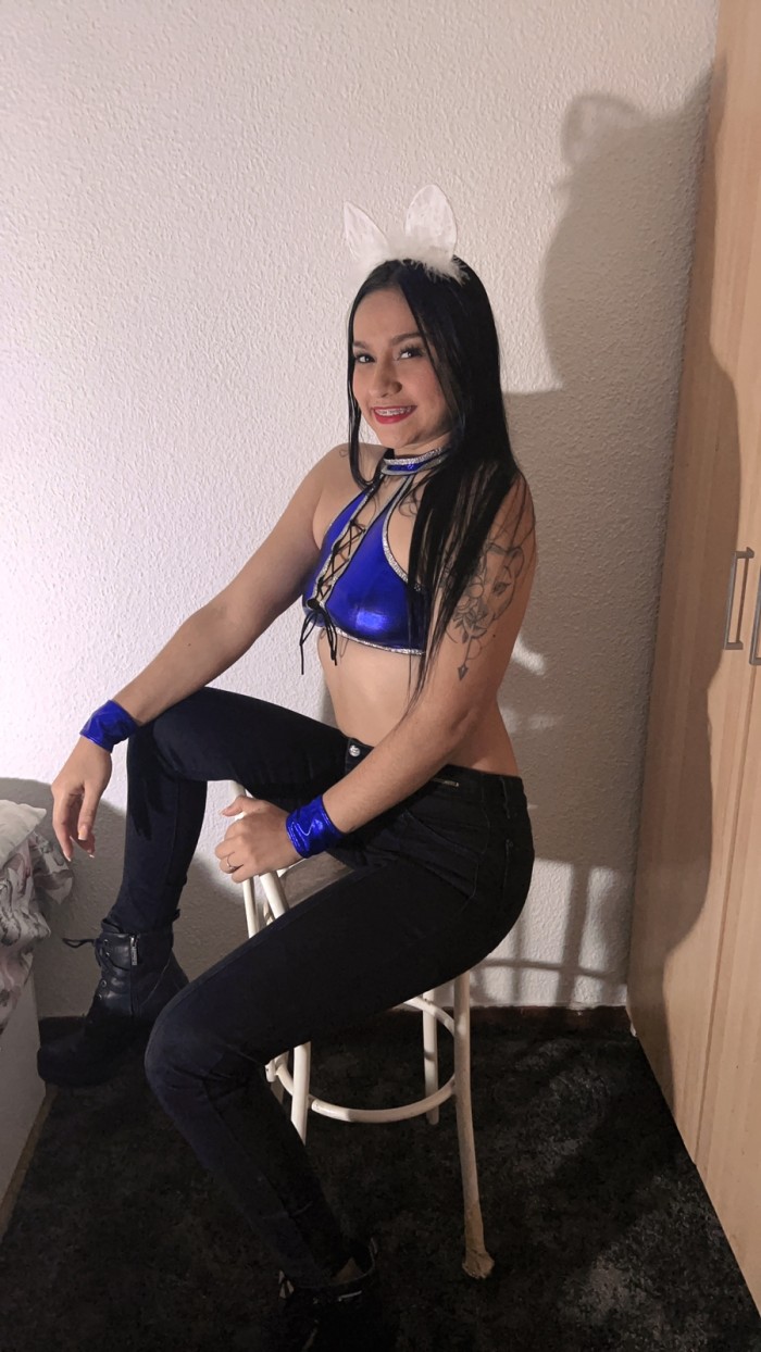 colombiana fiestera viciosa desplazamientos