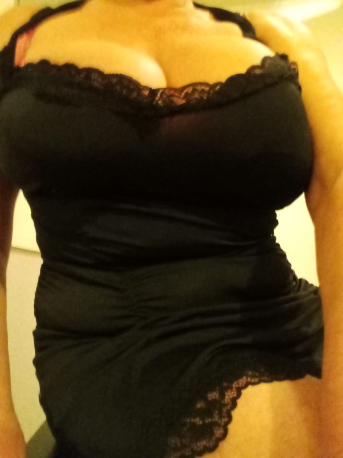 Veronica madurita de cuerpo natural…