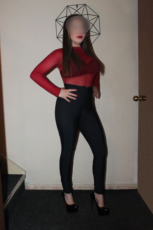 Laura disfruta de mis manos sin presas pero con to
