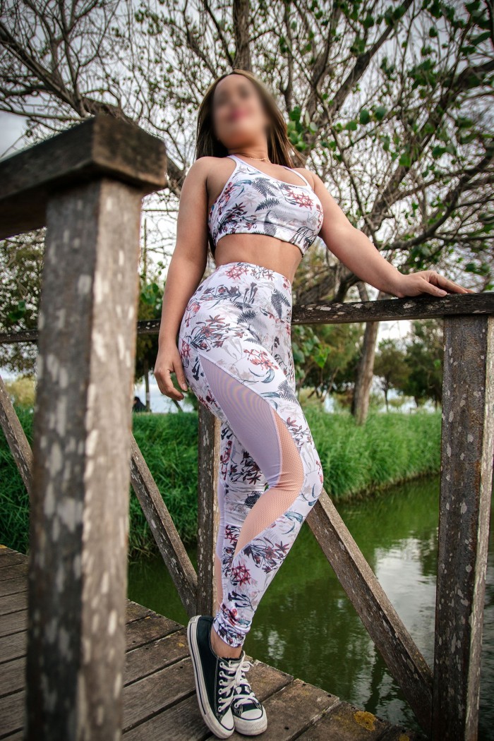 M*Me gusta conocer lugares nuevos ir a la discotec