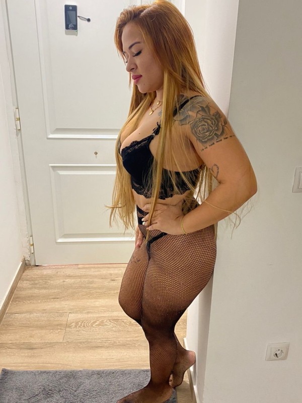 ANDREA VENEZOLADA ATREVIDA Y COMPLACIENTE