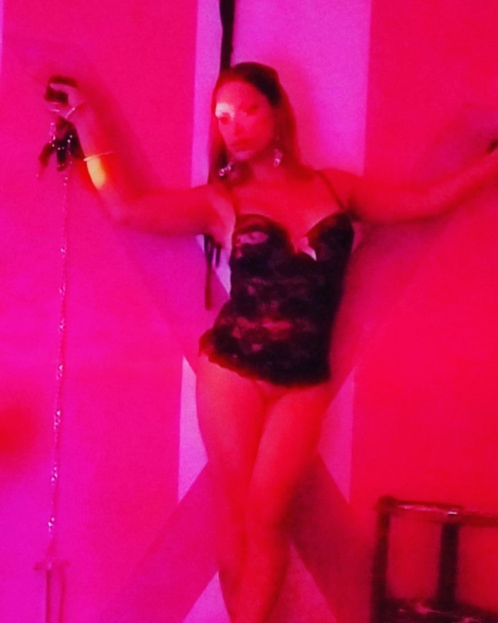 Catalana domina española Dominatriz