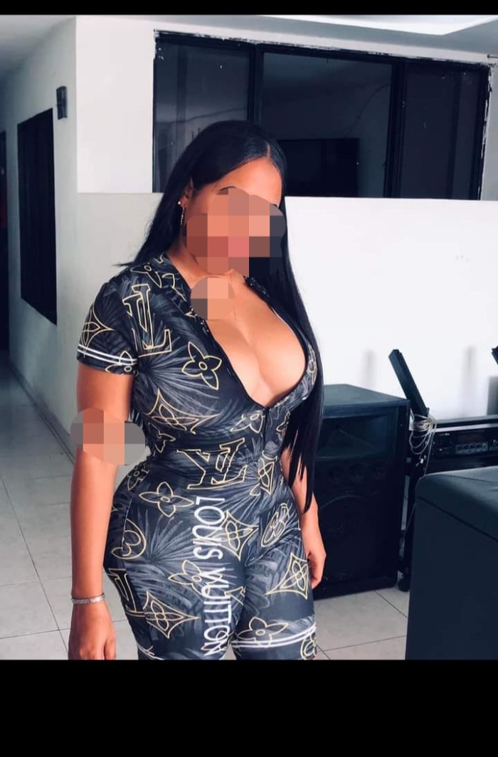 TE LA PONGO MUY DURA SOLO CON MI BOQUITA