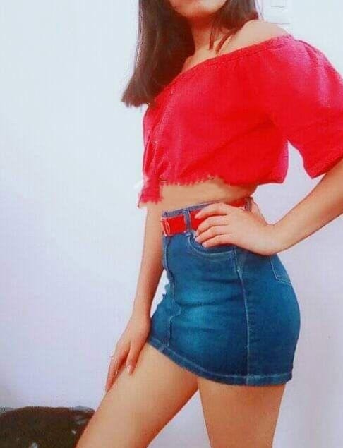 SOY CRISTAL BISEXUAL PODEMOS HACER FIESTITA LLAMA