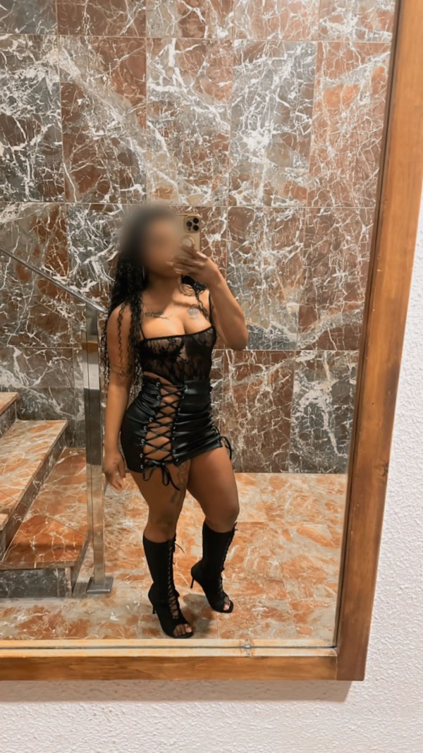 Candela con curvas perfectas