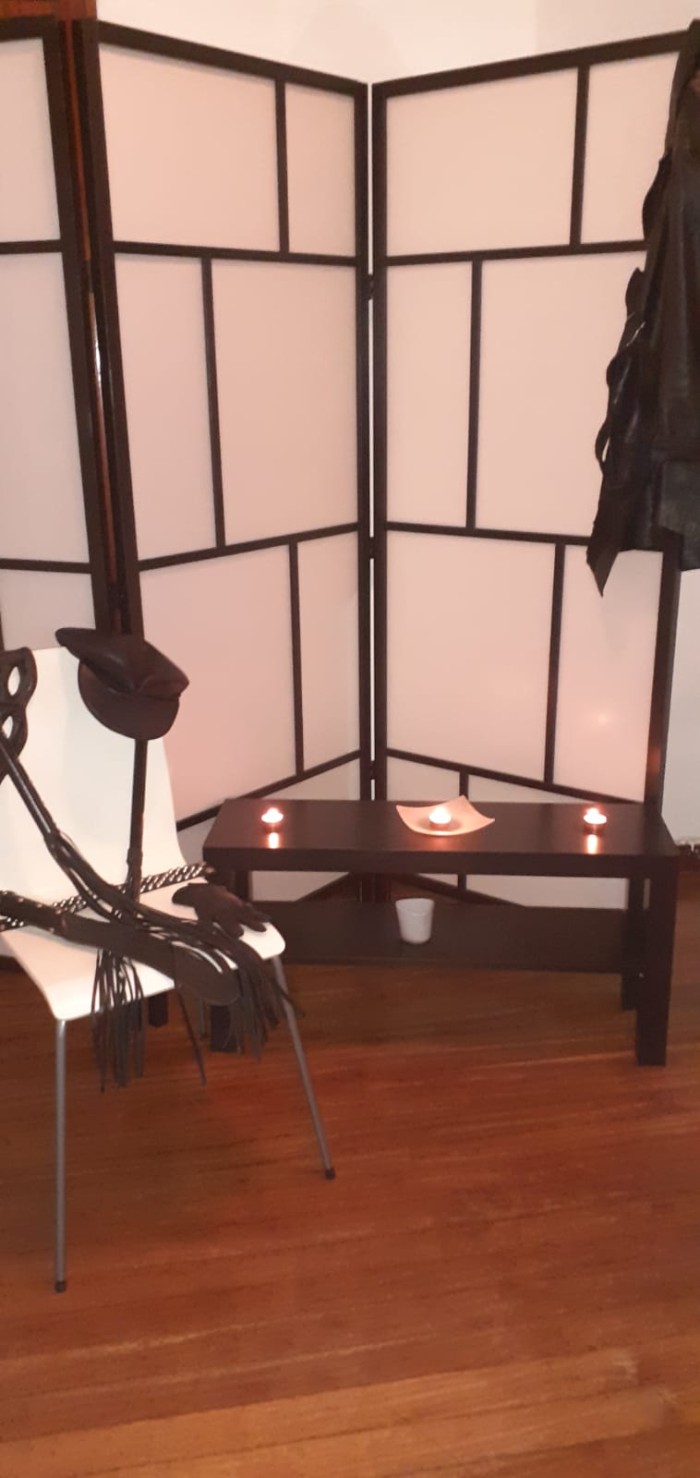 Ama dominante del Sado,madurita