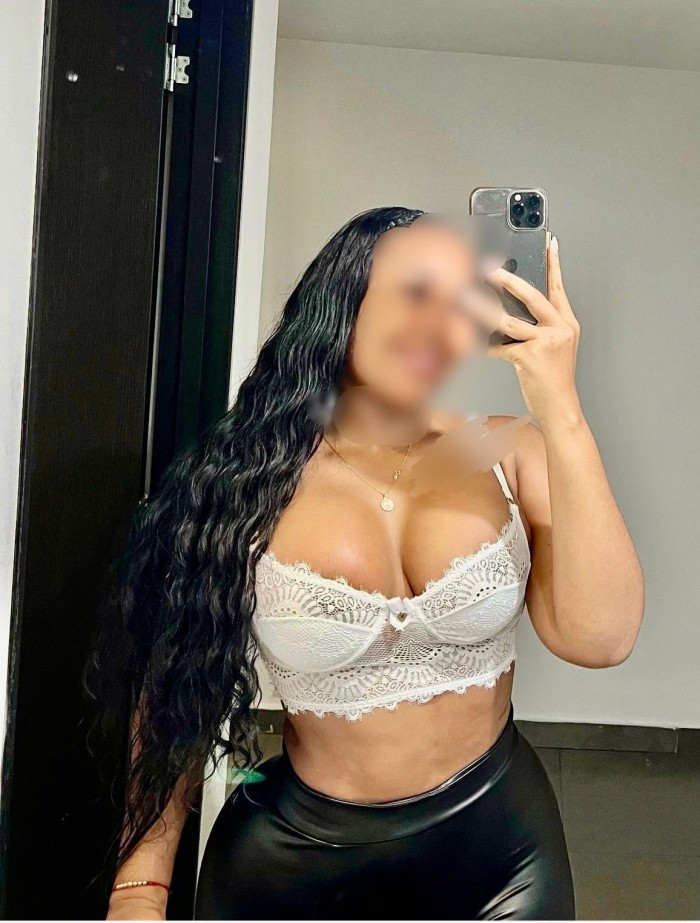 HERMOSA LATINA DE PIEL CANELA QUE TE HARÁ GEMIR DE