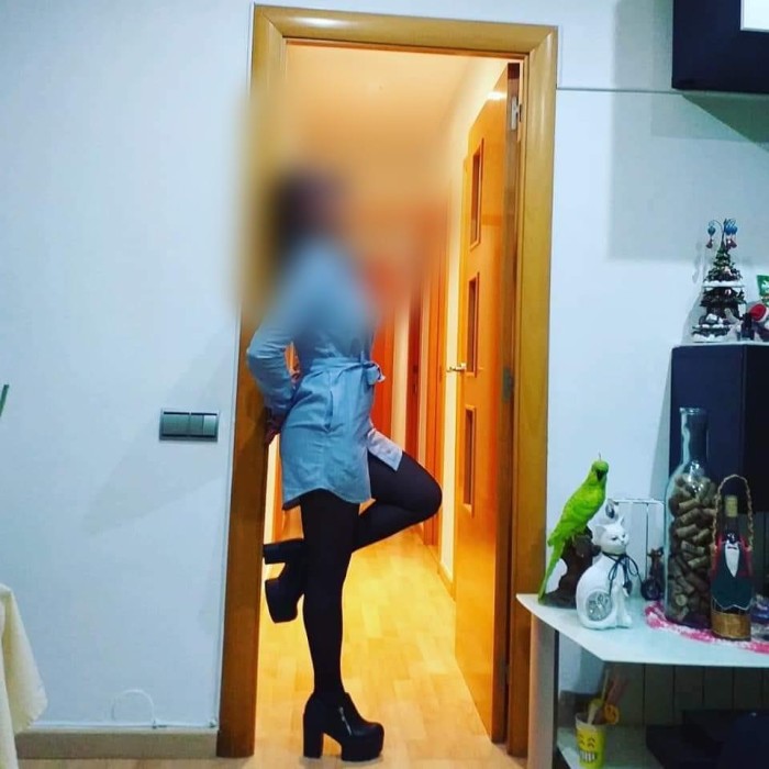 DANIELA CACHONDA FOLLAME A CUATRO BIEN DURO