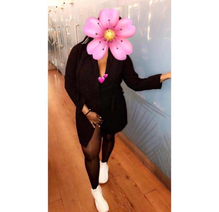 Africana y latina disponible para ti