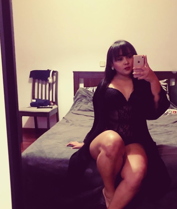 Colombiana jovencita 24 horas disponible