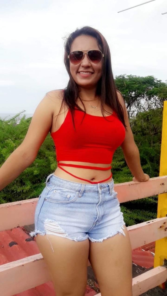 Vanesa.. Niñata descargapollas!!