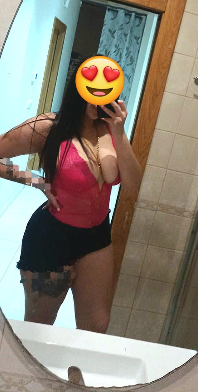 Latina muy sensual y complaciente para tu placer