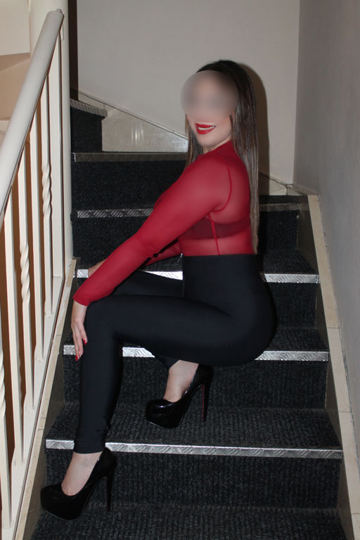 Laura una masajista muy especial disfruta de mi to