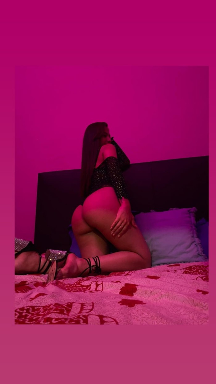 chica enrrollada y fiestera que le gusta portarse