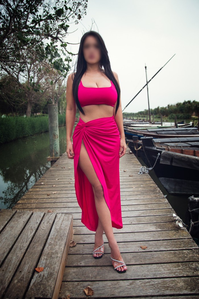 m*. PERFECTA PARA UN ENCUENTRO DISCRETO