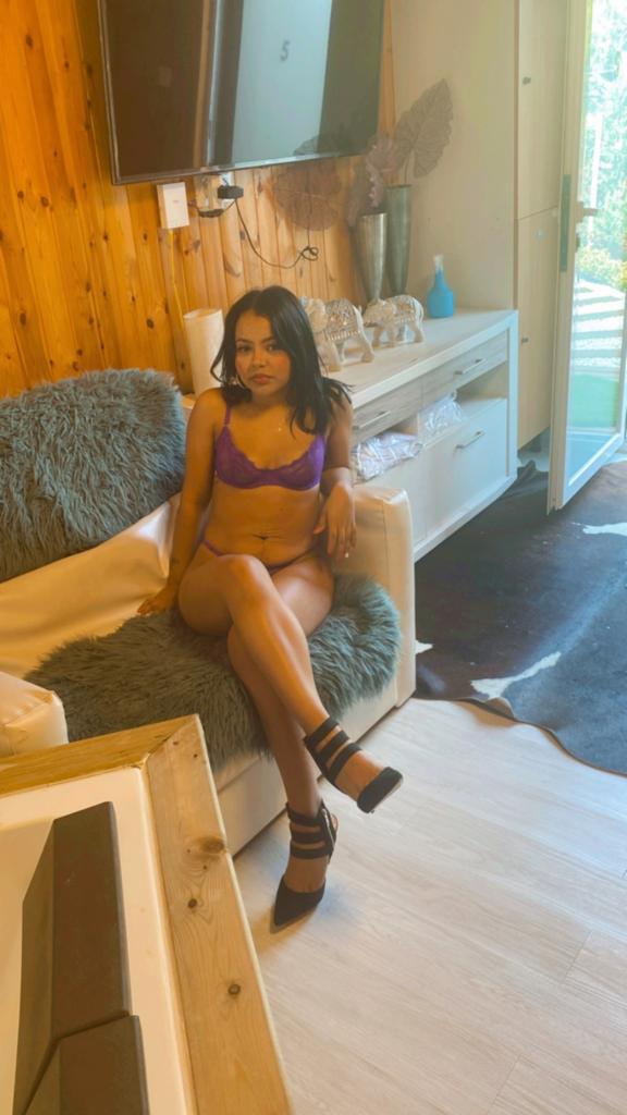 PUTITA CACHONDA Y FIESTERA DISPONIBLE LAS 24