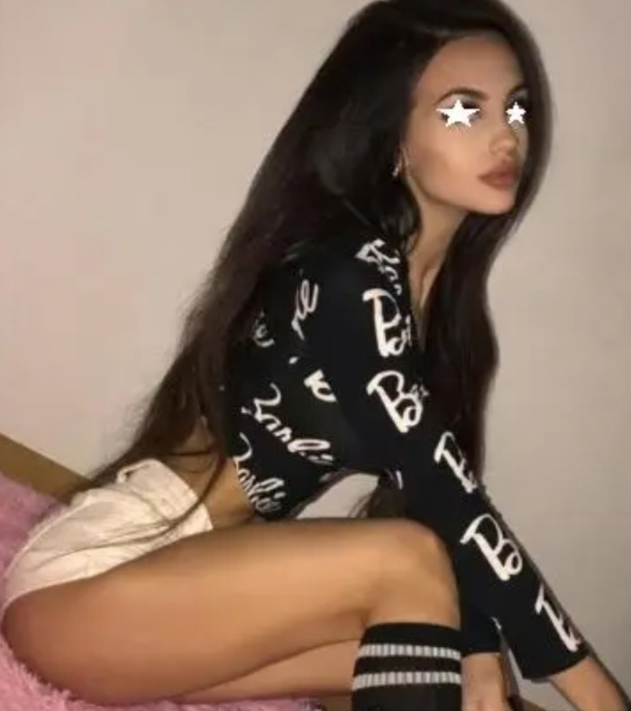 Jeny universitaria española 24 años reales