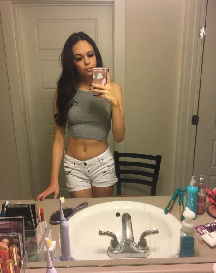 MELANY LATINA SEXY 25 AÑOS ATREVIDA SALIDAS