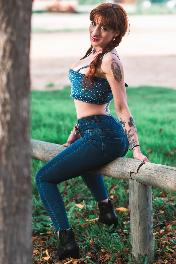 PELIRROJA MUY SENSUAL