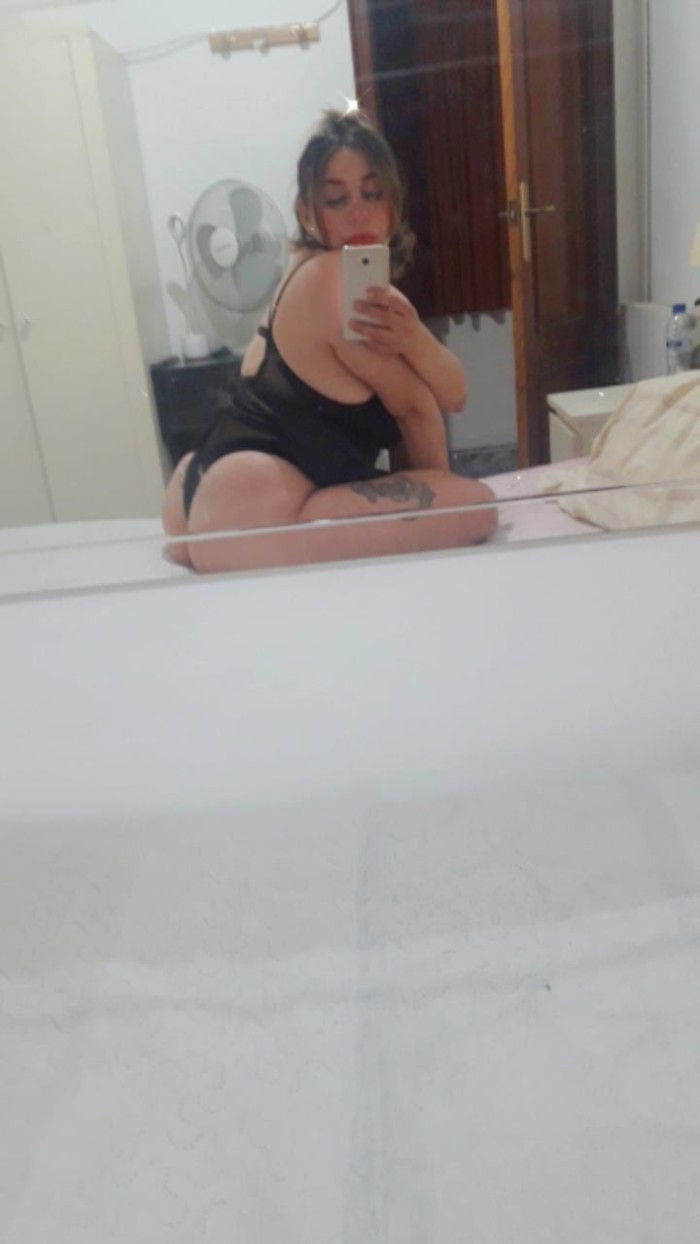 Hola mis amores, soy una chiquilla dulce cariñosa