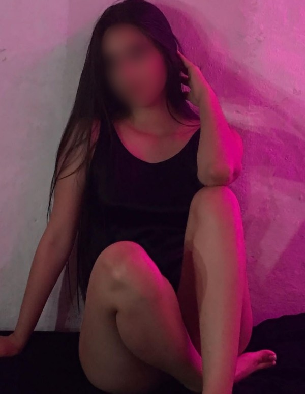 CAMILA LATINA ARDIENTE