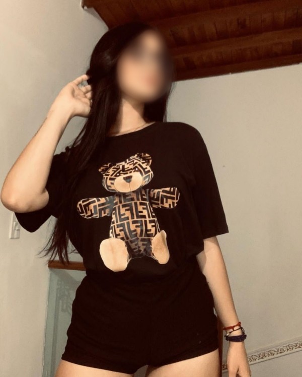 CAMILA LATINA ARDIENTE