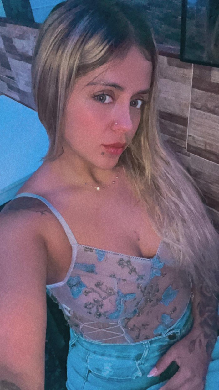Hermosa Rubia Colombiana dispuesta a complacerte