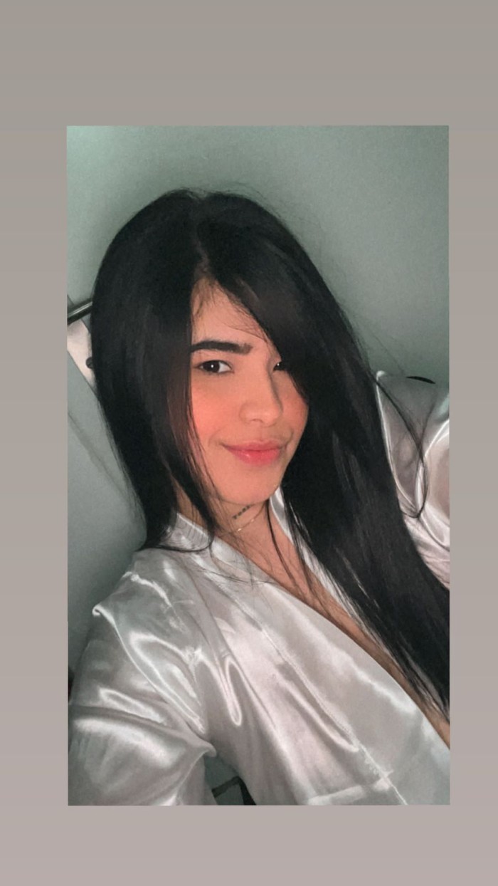 SALOME, ESTOY SEDIENTA DE SEXO…VIENES Y ME CALMA