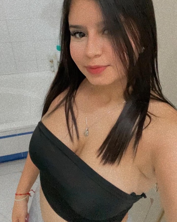 ELLA ES CANDELA PURO EN TODAS SUS CITAS