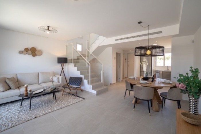 PLAZAS LIBRES CHALET DE LUJO EN SEVILLA