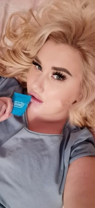 TETONA CON CARACTER MUY AMABLE Y EDUCADA POR CENTR