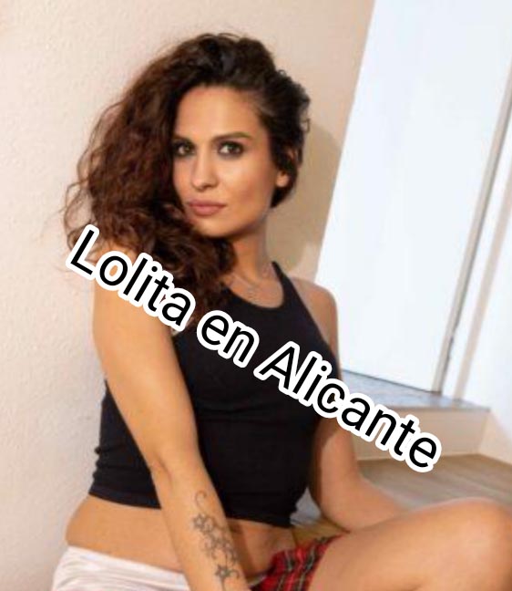 Lolita tu chica favorita juguetona y fiestera