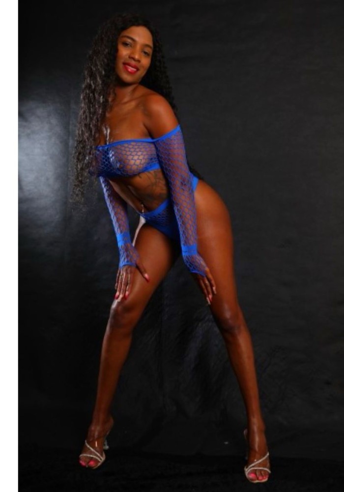 Masajista cañera guarilla con ganas de follar