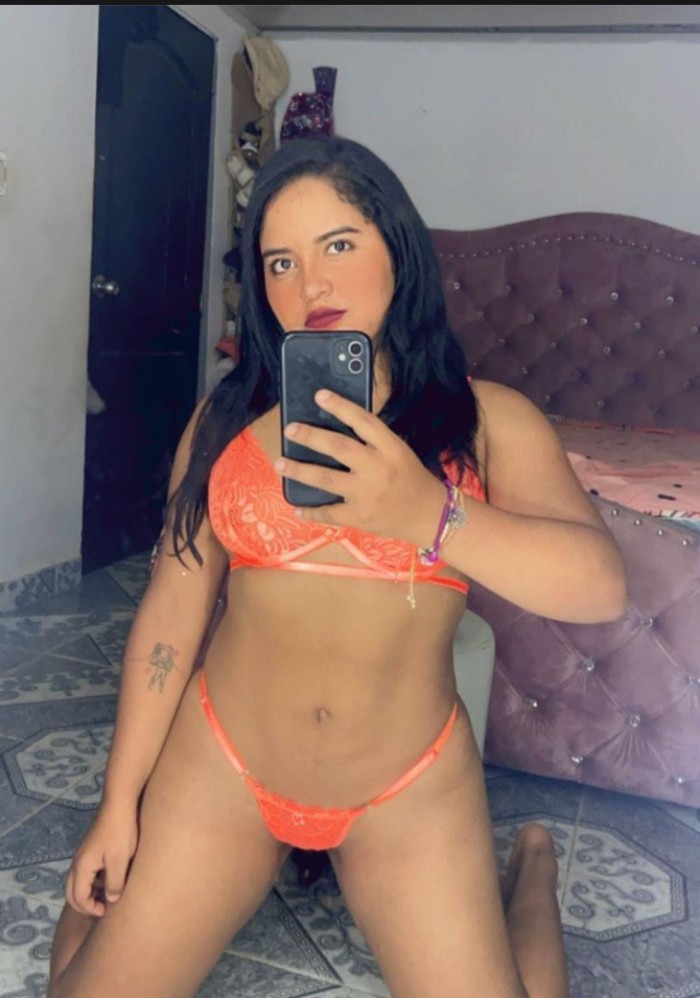 Melany juguetona y atrevida 🤭