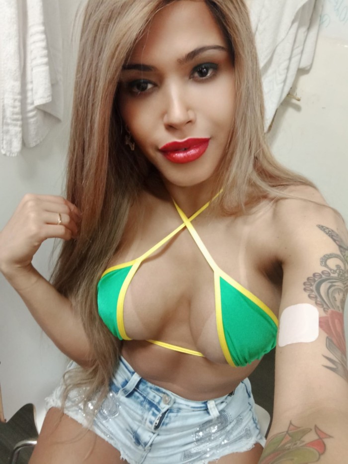 ¡Luana! Brasileña super femenina dotación XL