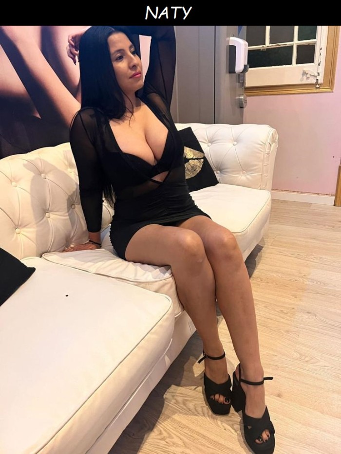 NATY, COLOMBIANA, PERRISIMA CON GANAS DE DIVERSION